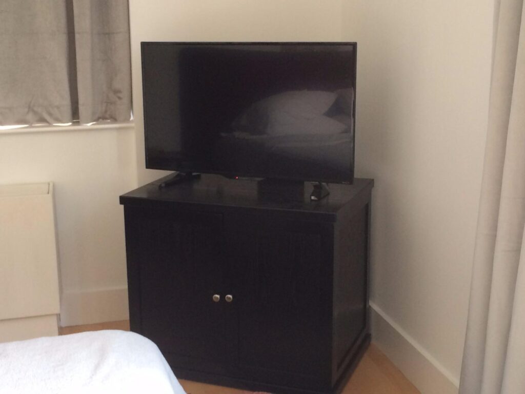 Image #1 from Elizabeth